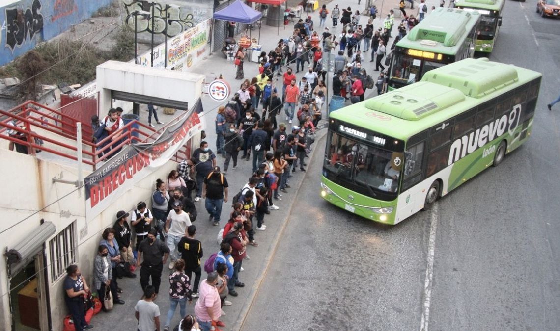 Camiones, Filas De Dos Horas Nuevo León - Lo Mejor De Mty